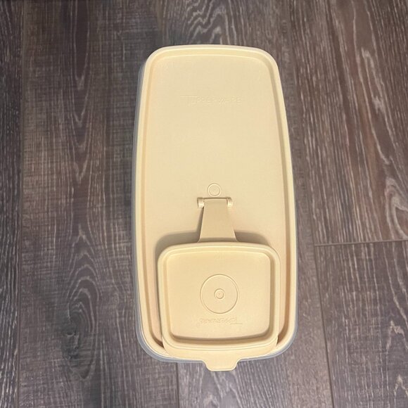 Tupperware Cereal Keeper - Picture 5 of 9